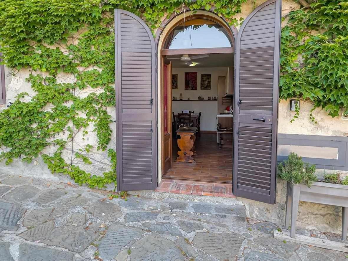 La Casina Di Rosi Vivere Nellantico Borgo Castiglione della Pescaia Luaran gambar